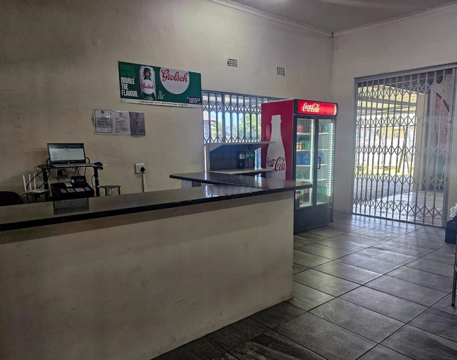 6 Bedroom Property for Sale in Oranjeville Free State